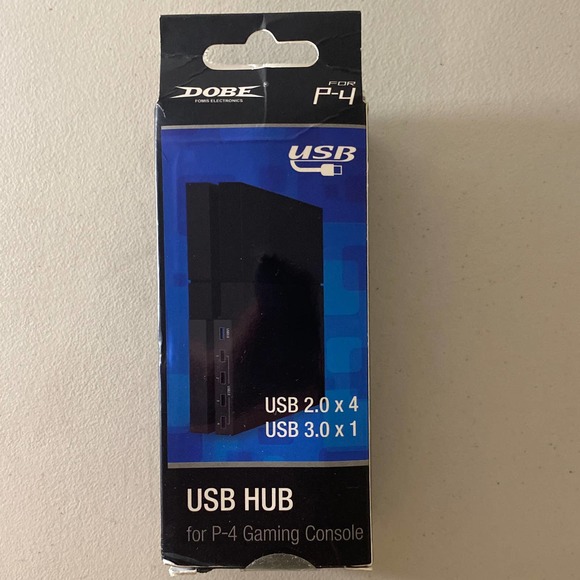 USB Hub for PlayStation 4 - Picture 1 of 3